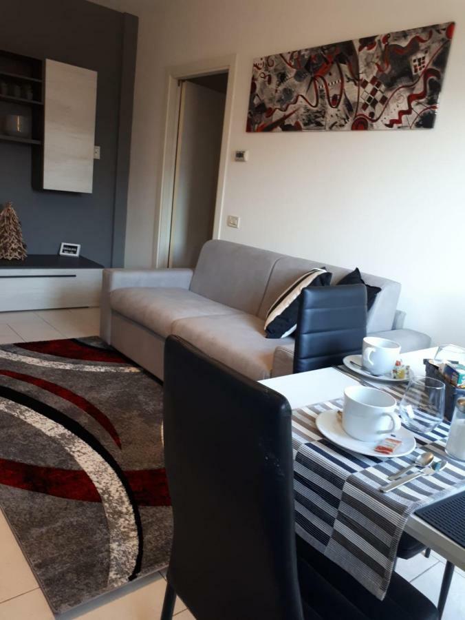 My Home Apartment ミーラ エクステリア 写真